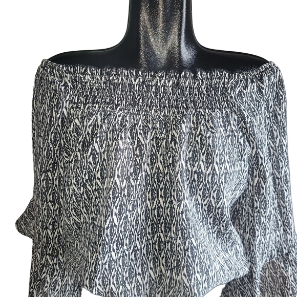 Guilty Black and White Off Shoulder Bell Sleeve Blouse L - Picture 2 of 7